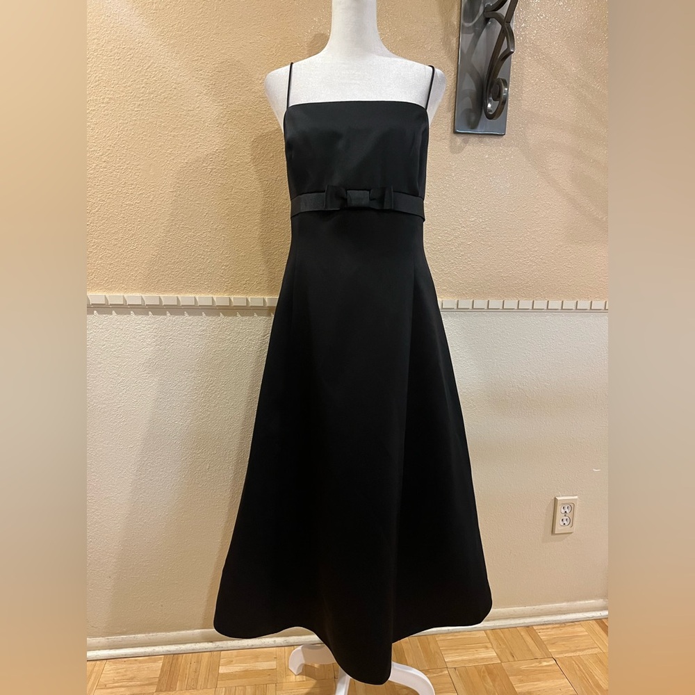 David's Bridal black satin formal / evening dress/ bridesmaids / Prom. Sz 14-16 - Picture 2 of 13